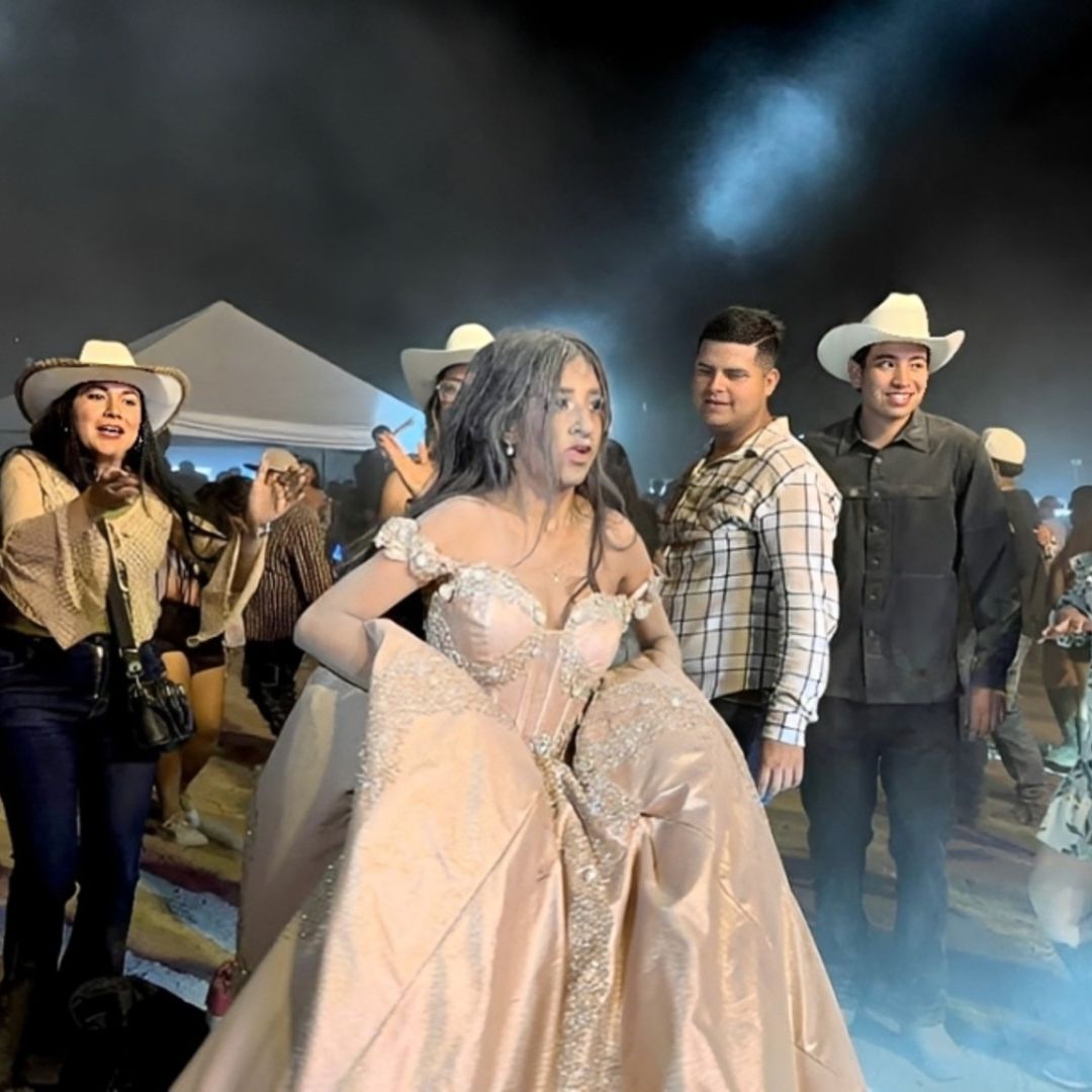 Así quedó Joulie Getsemaní en sus XV años, que ya son virales en todo México.